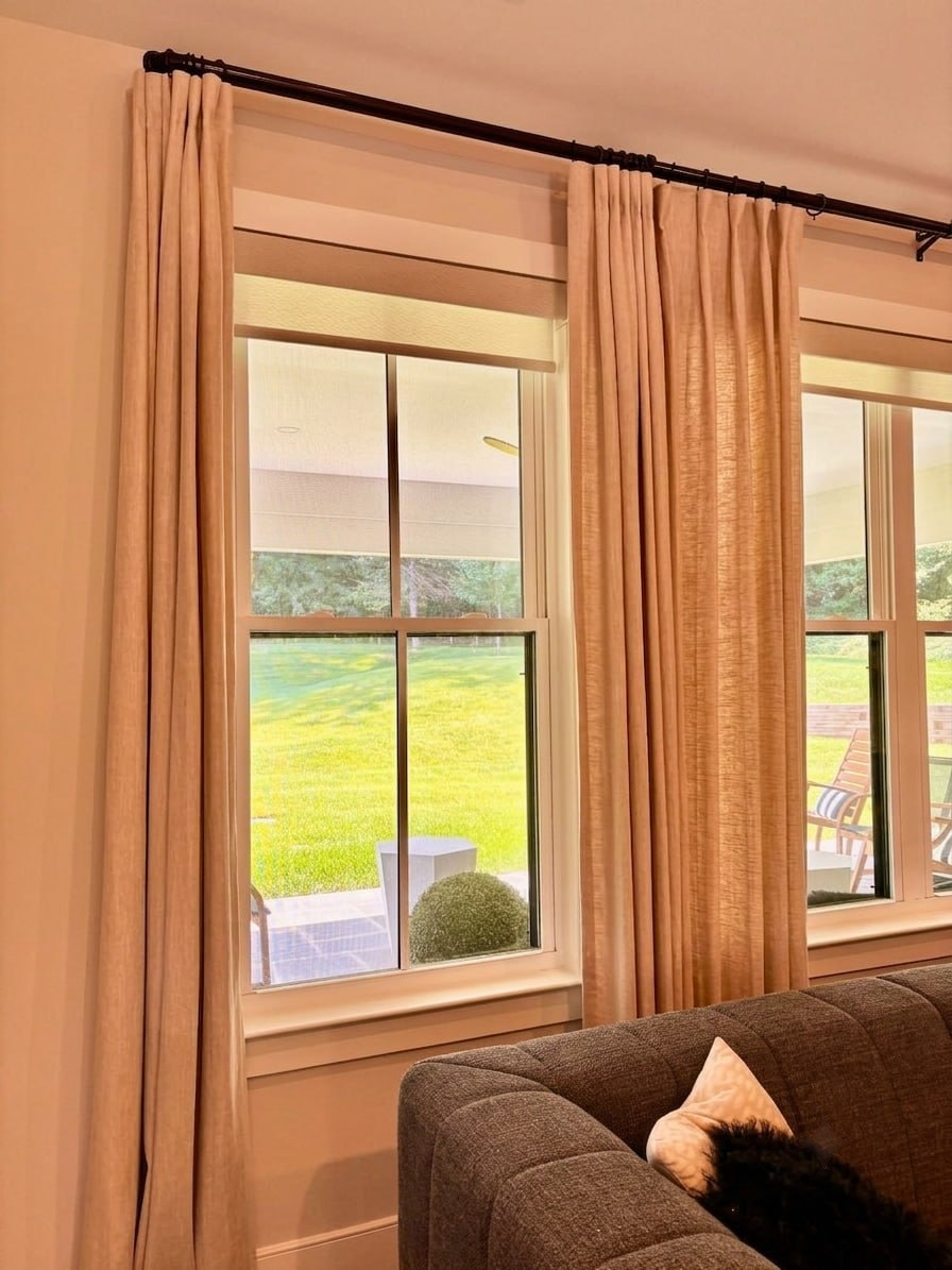 Sunroom with bold patterned drapery